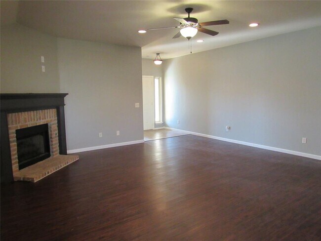 Building Photo - 17516 Black Hawk Dr
