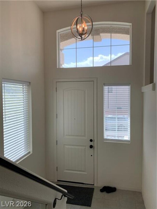 Building Photo - Nearly New! Stunning 5-Bedroom Home with Modern Features