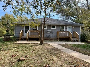 Building Photo - 2 Bedroom Duplex