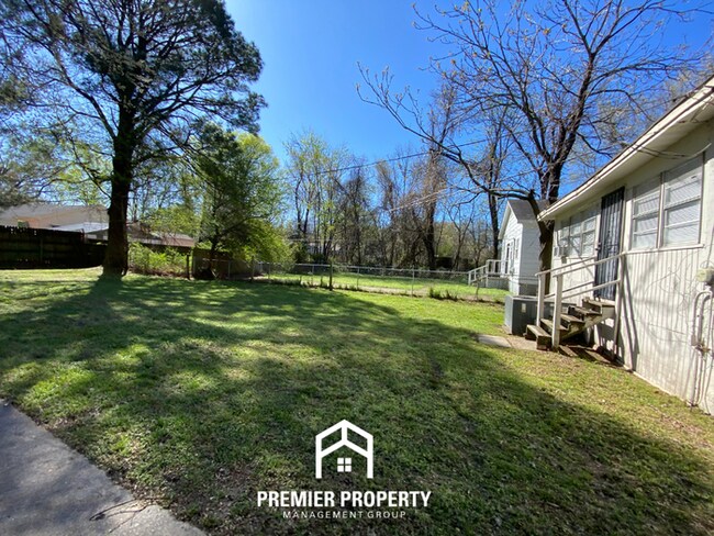 Building Photo - Vibrant 3BR Home near Midtown Memphis | Fireplace, Hardwood Floors & Fenced Yard