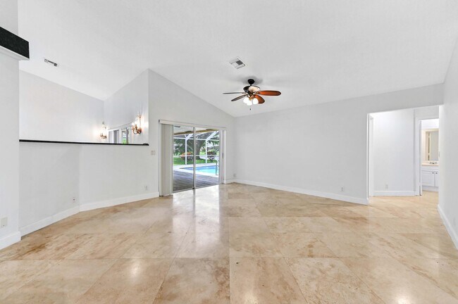 Building Photo - 6740 Brookhurst Cir