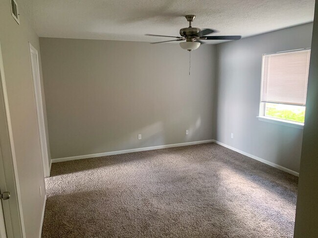 Building Photo - 226 Waters Edge