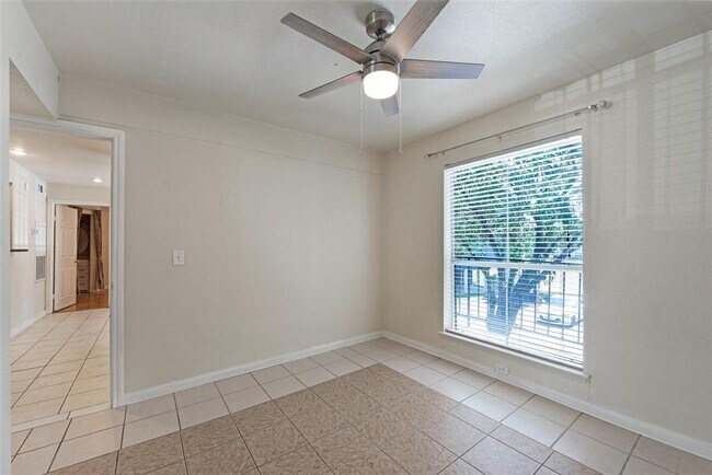 Building Photo - 18519 Egret Bay Blvd