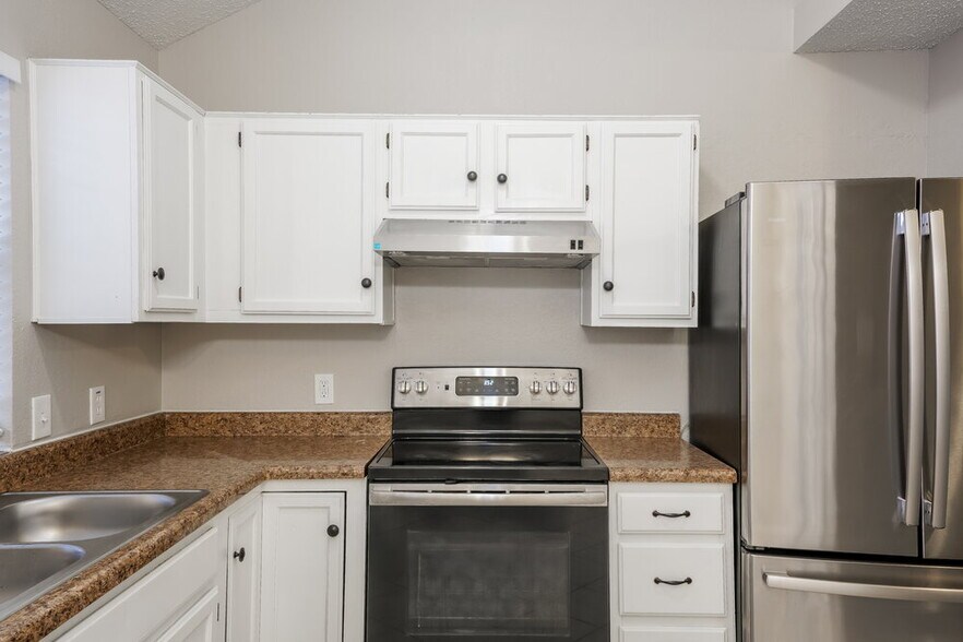 Building Photo - 709 Greenridge Dr