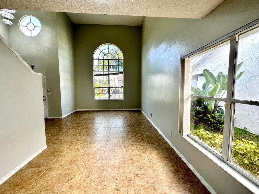 Building Photo - 2698 Linkside Dr
