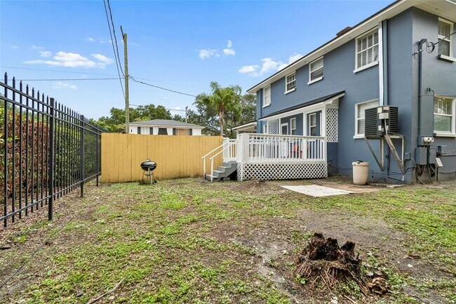 Building Photo - 601 Swann Dr