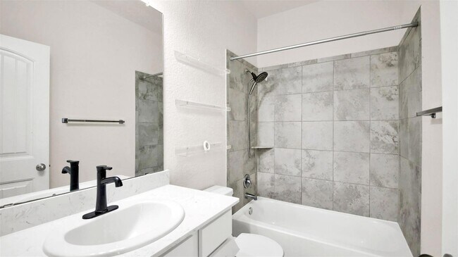 Building Photo - 19032 Quebrada Dr