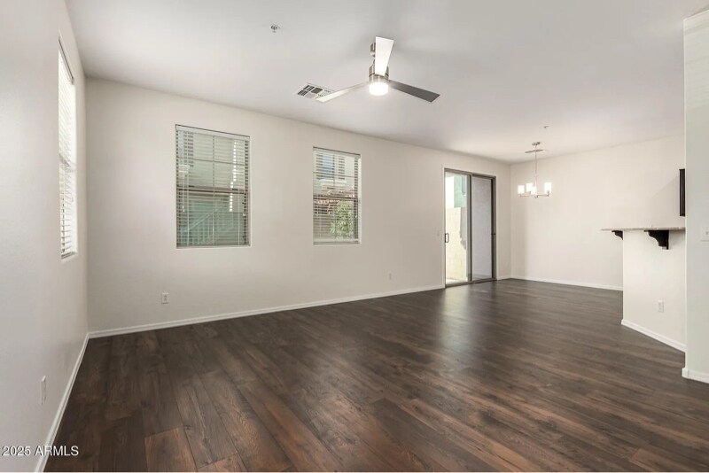 Building Photo - 1255 S Rialto