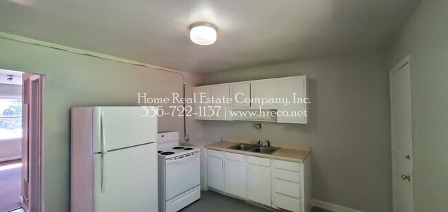 Building Photo - 2336 N Cherry St