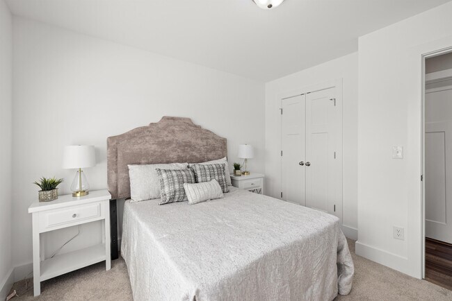 Building Photo - 1006 Kristal Wood Ln