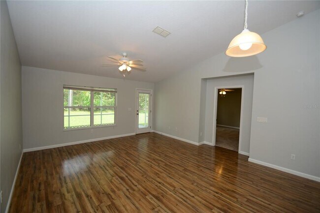 Building Photo - 37 Eton Ln