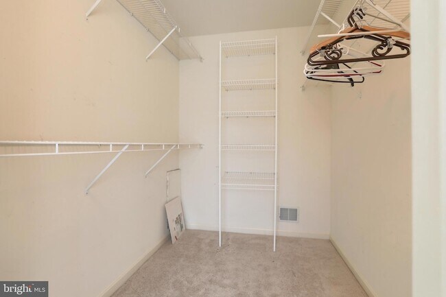 Building Photo - 1959 Deer Run Dr