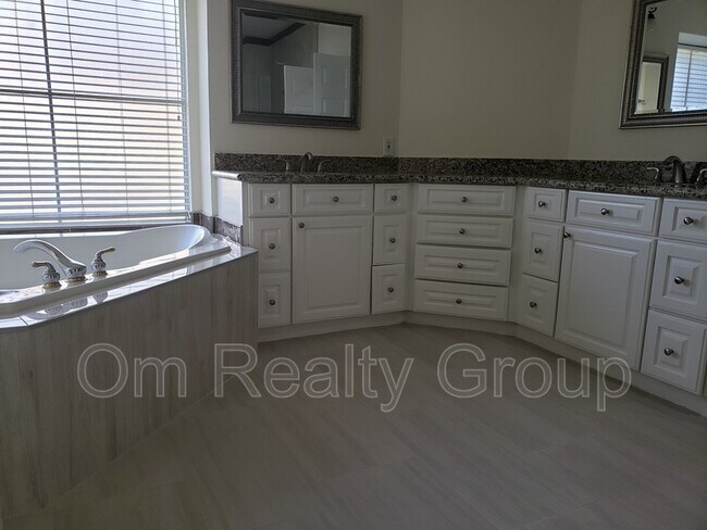 Building Photo - 5319 Ashley Way Ct