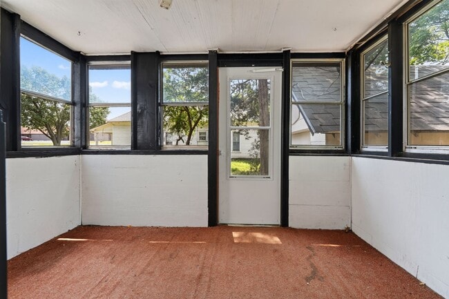 Building Photo - 133 N Gorin Ave