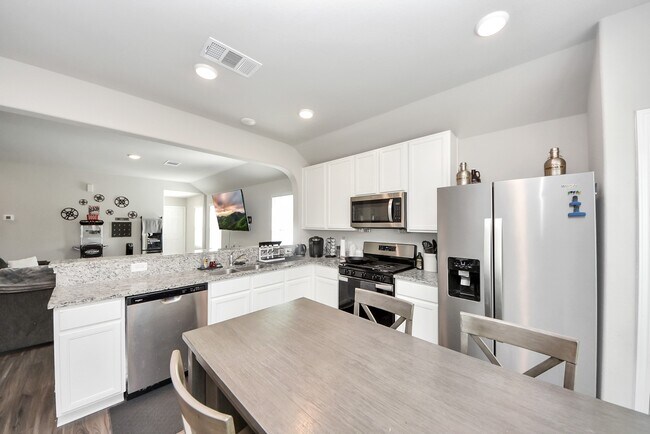 Building Photo - 3702 Cub Dr