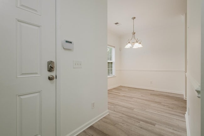 Building Photo - 1698 Low Country Pl