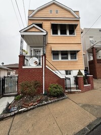 Building Photo - 1124 22nd St