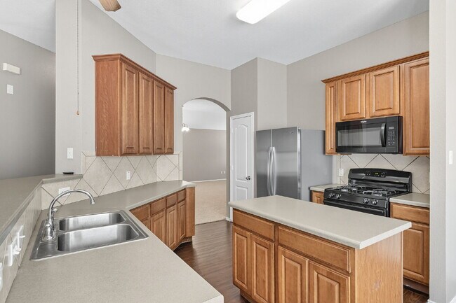 Building Photo - 3 Bedroom in Kyle with Fresh Paint Through...