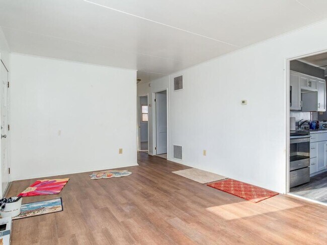 Building Photo - 3 Bedroom House on Quiet Street in Monaca