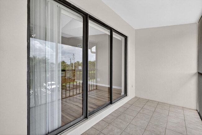 Building Photo - 624 Sea Pine Way