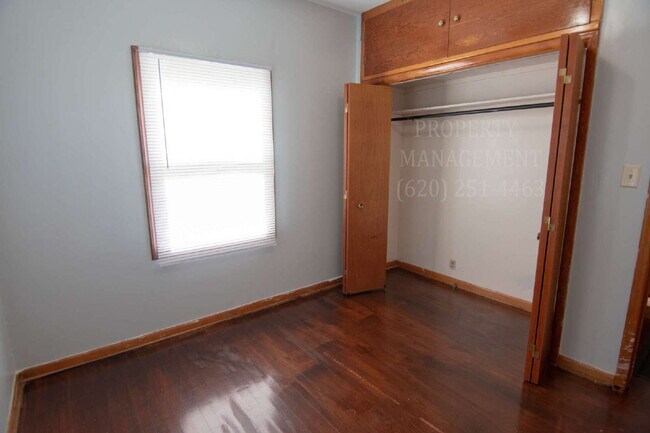 Building Photo - 3 Bedroom