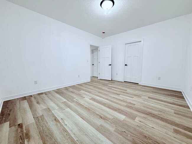 Building Photo - 1513 Prairie Dr