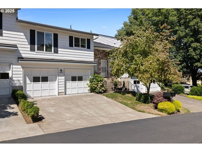 Building Photo - Bright and Open 1,638 SqFt Home Featuring Fireplace, Updated Kitchen & Scenic Outdoor Views ***Wa...