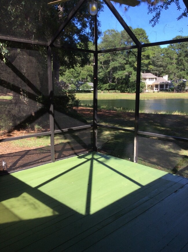 Building Photo - Hilton Head Plantation Ranch Style Home With Lagoon View!