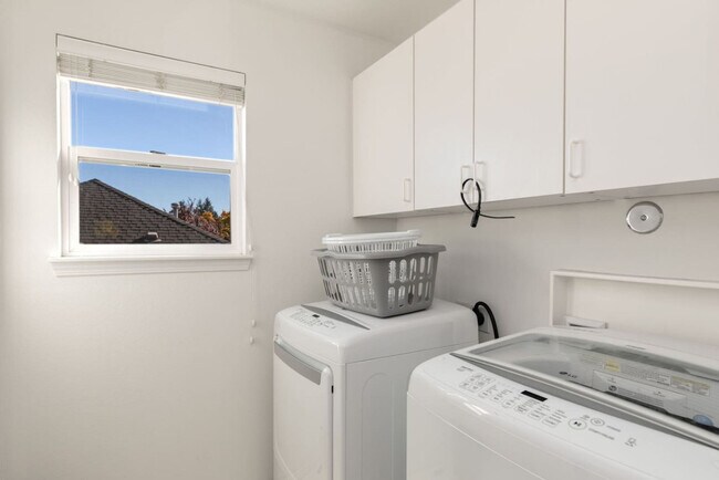 Building Photo - 13246 119th Ave NE