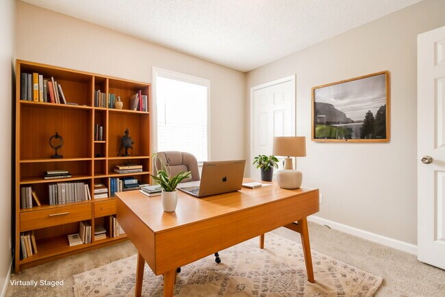 Building Photo - 213 Hampton Dr