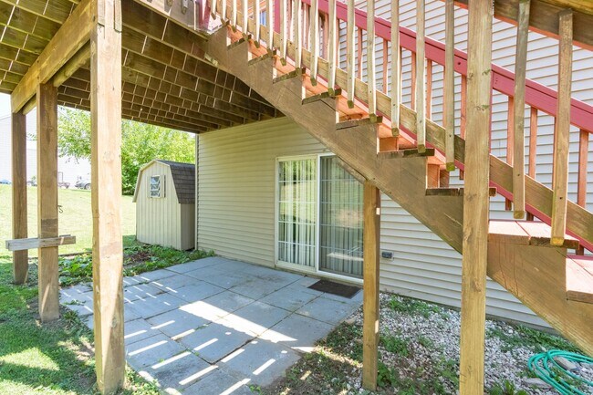 Building Photo - 2072 Sheaffer Rd