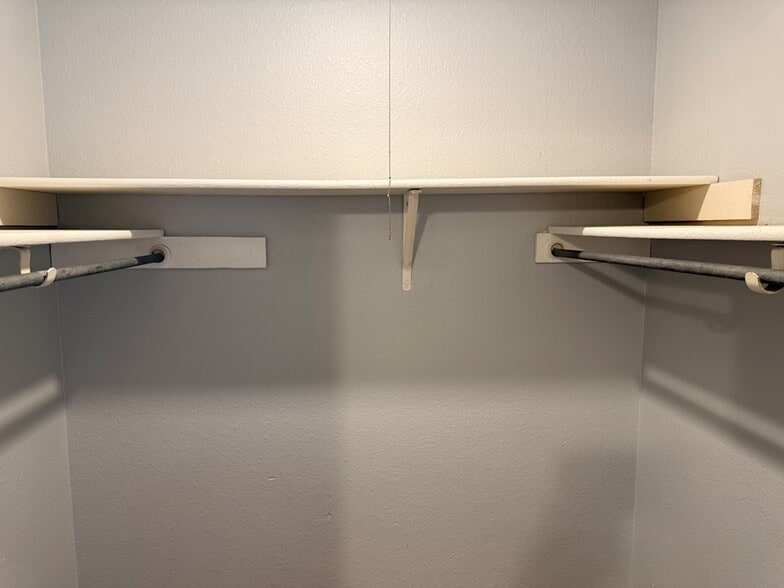 Building Photo - 2 Star Cir