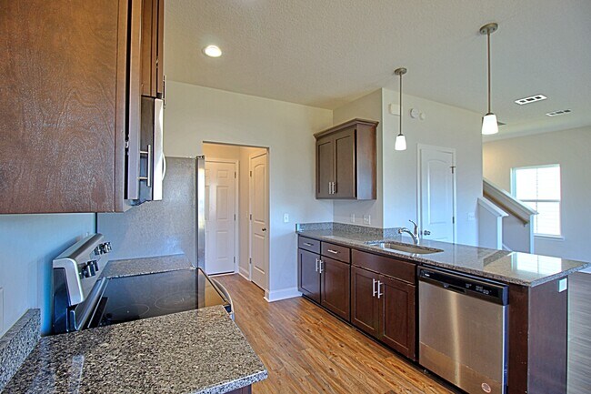 Building Photo - 106 Centennial Ct