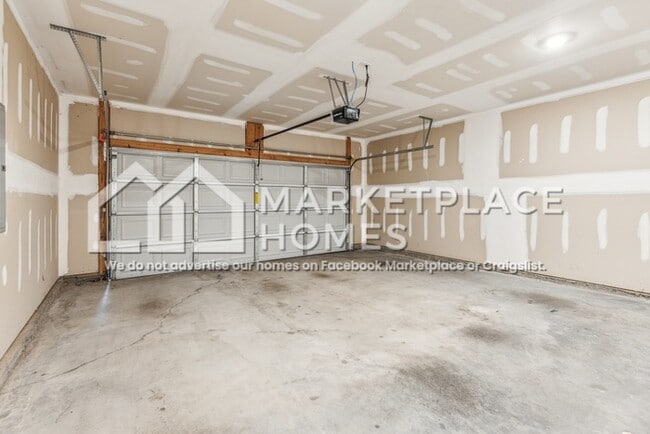 Building Photo - 1425 Willow Springs Dr