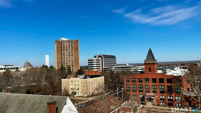 Building Photo - 34-36 Charter Oak Pl