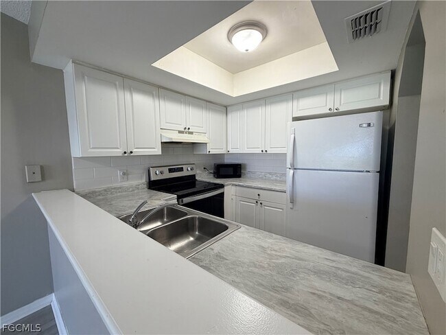 Building Photo - 823 Gleason Pkwy