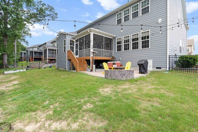 Building Photo - 2930 Farmhouse Dr