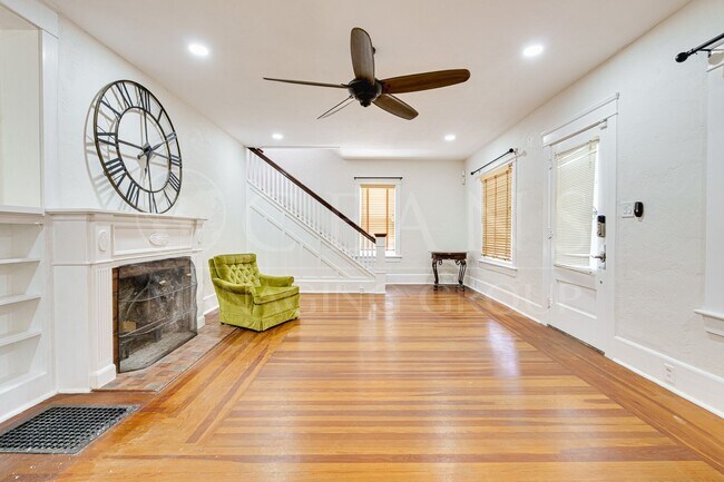 Building Photo - Charming 3 Bedroom, 2 Bathroom Two-Story H...