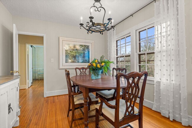 Building Photo - East AVL - Newly Renovated Older Home Featuring Garage and Bonus Room