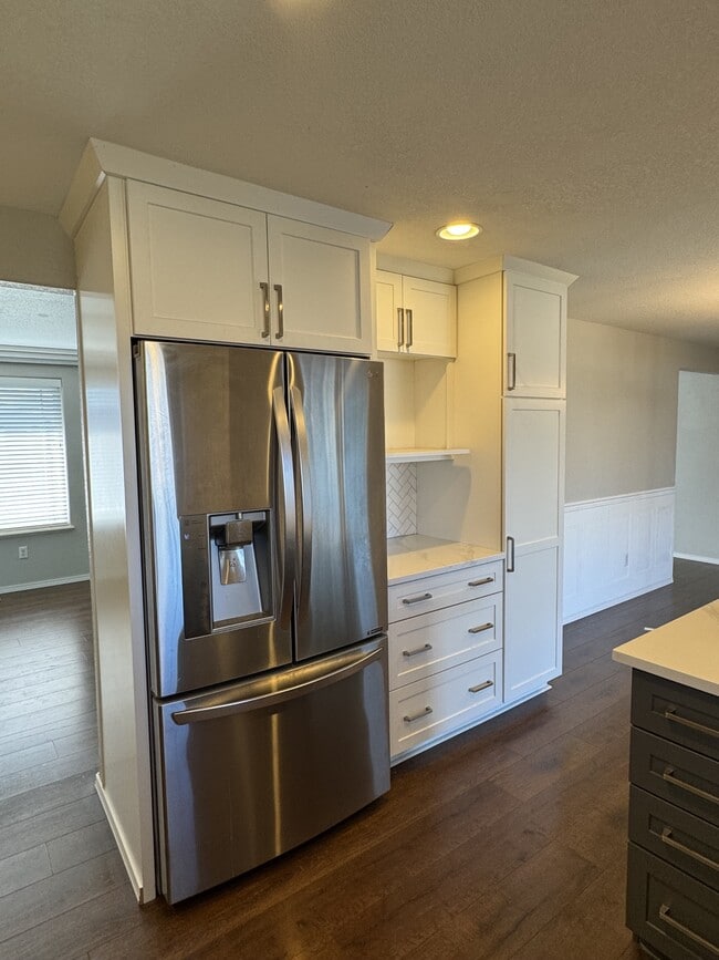Building Photo - 935 Fairfield Cir