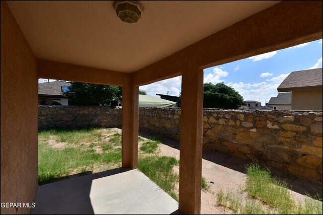 Building Photo - 3112 Tierra Ayala Dr