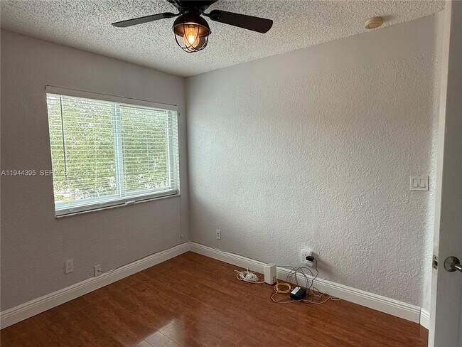 Building Photo - 823 NW 208th Terrace