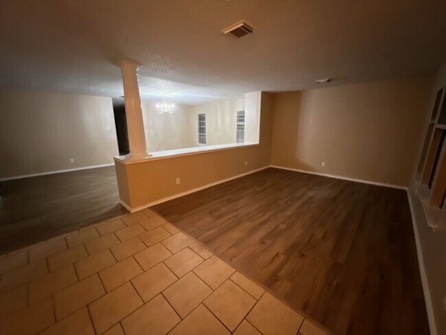 Building Photo - 7714 Red River Bay