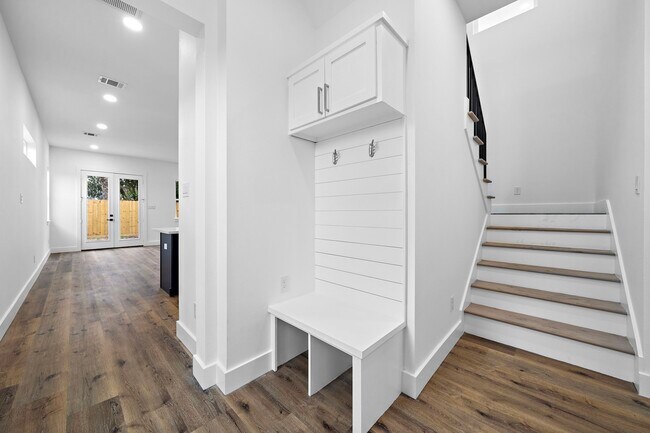 Building Photo - 4012 Cetti St