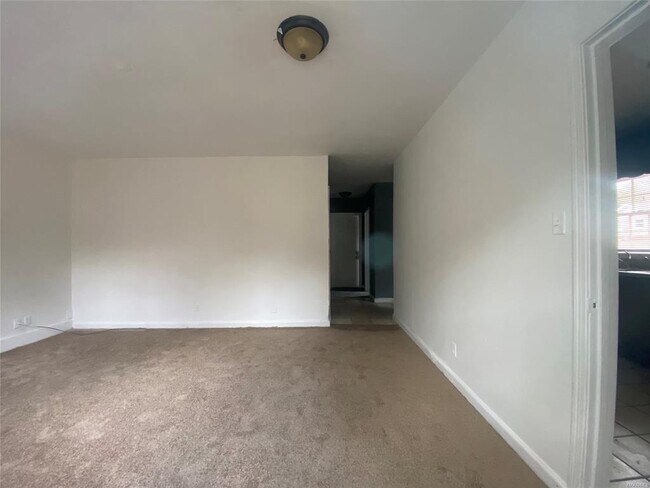 Building Photo - 2418 Cherry St