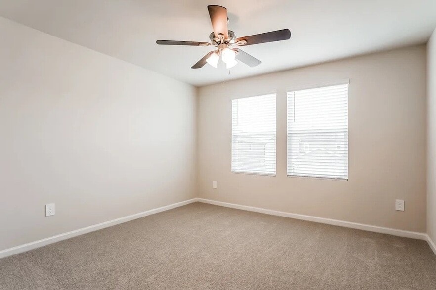 Building Photo - 620 White Birch Ln