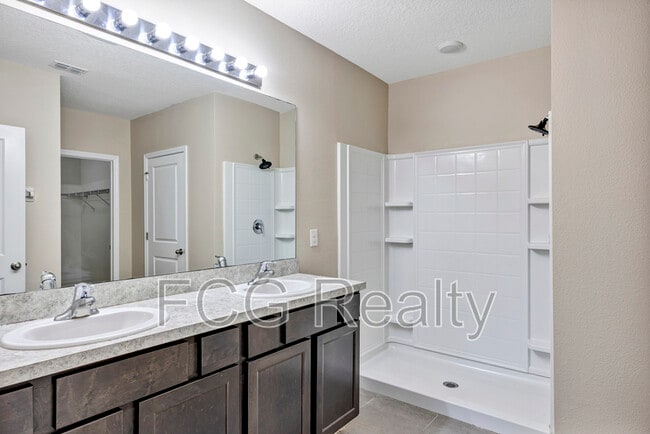 Building Photo - 72 Hickory Crse