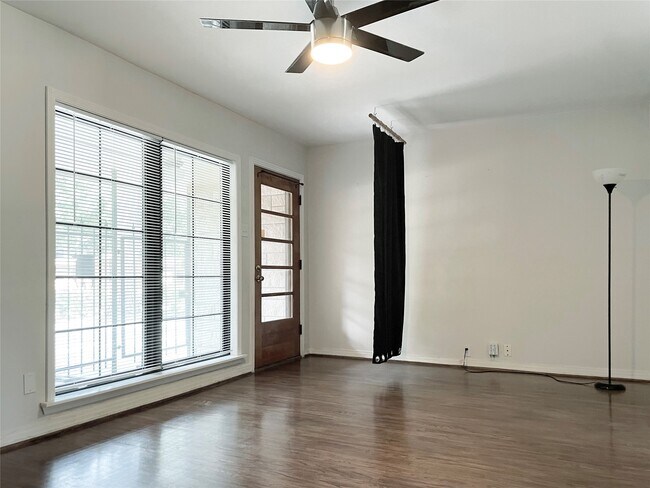 Building Photo - 2102 Ansbury Dr