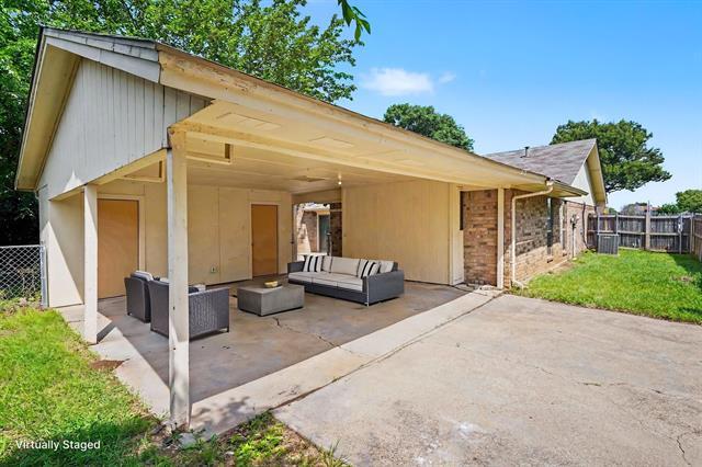 Building Photo - 2701 Whitehurst Dr