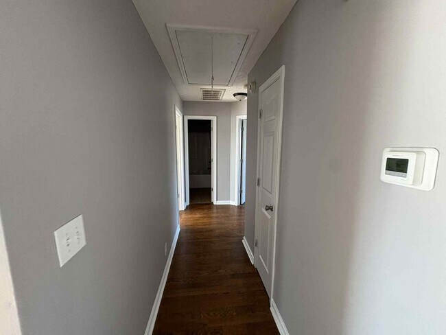 Building Photo - Welcome to Chinook Haven – Your Spacious Retreat Near Fort Campbell!